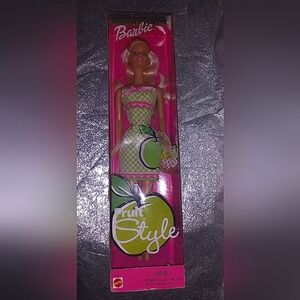 2001 Barbie Fruit Style Unopened